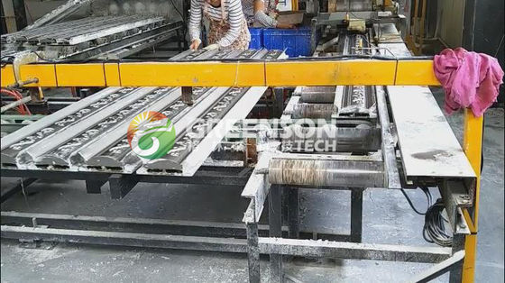 2000 पीसी क्षमता जिप्सम कॉर्निस मशीन उच्च प्रदर्शन