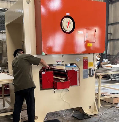 हाइड्रोलिक प्रेस वायवीय पूरी तरह से ऑटोमैटिक मोर पंचिंग मशीन मोर और ग्रोमेट मशीन