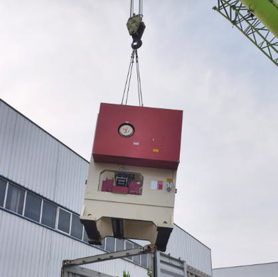 पूरी तरह से स्वचालित ध्वनि अवशोषित बोर्ड पंचिंग मशीन। प्लास्टरबोर्ड पंचर।