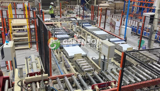 15 मीटर/मिनट की लेमिनेटिंग स्पीड और जस्ता झूठी छत काटने के लिए स्वचालित बोर्ड फ़ीडिंग के साथ पूर्ण स्वचालित लेमिनेटिंग मशीन