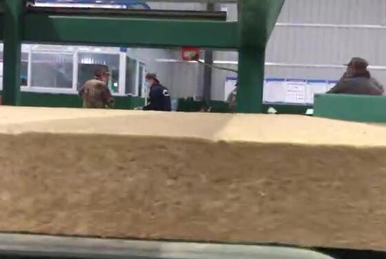 अच्छी कीमत 1200-2400 मिमी बोर्ड चौड़ाई, 80-200 किग्रा/मी³ घनत्व और विदेशी इंजीनियर समर्थन के साथ स्वचालित रॉक वूल उत्पादन लाइन ऑनलाइन