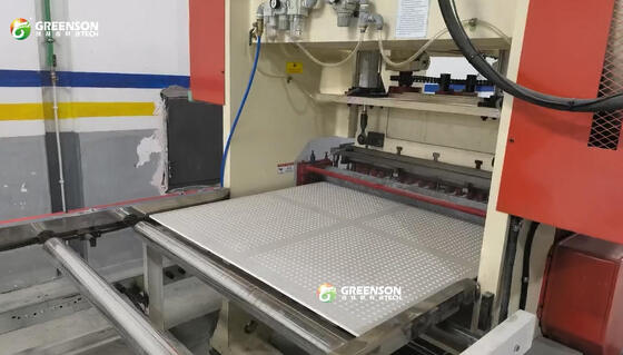अच्छी कीमत 200T उच्च दबाव के साथ स्वचालित हाइड्रोलिक बोर्ड छिद्रण मशीन अधिकतम 20 मिमी मोटाई जिप्सम बोर्ड छिद्रण के लिए स्वचालित संचालन ऑनलाइन